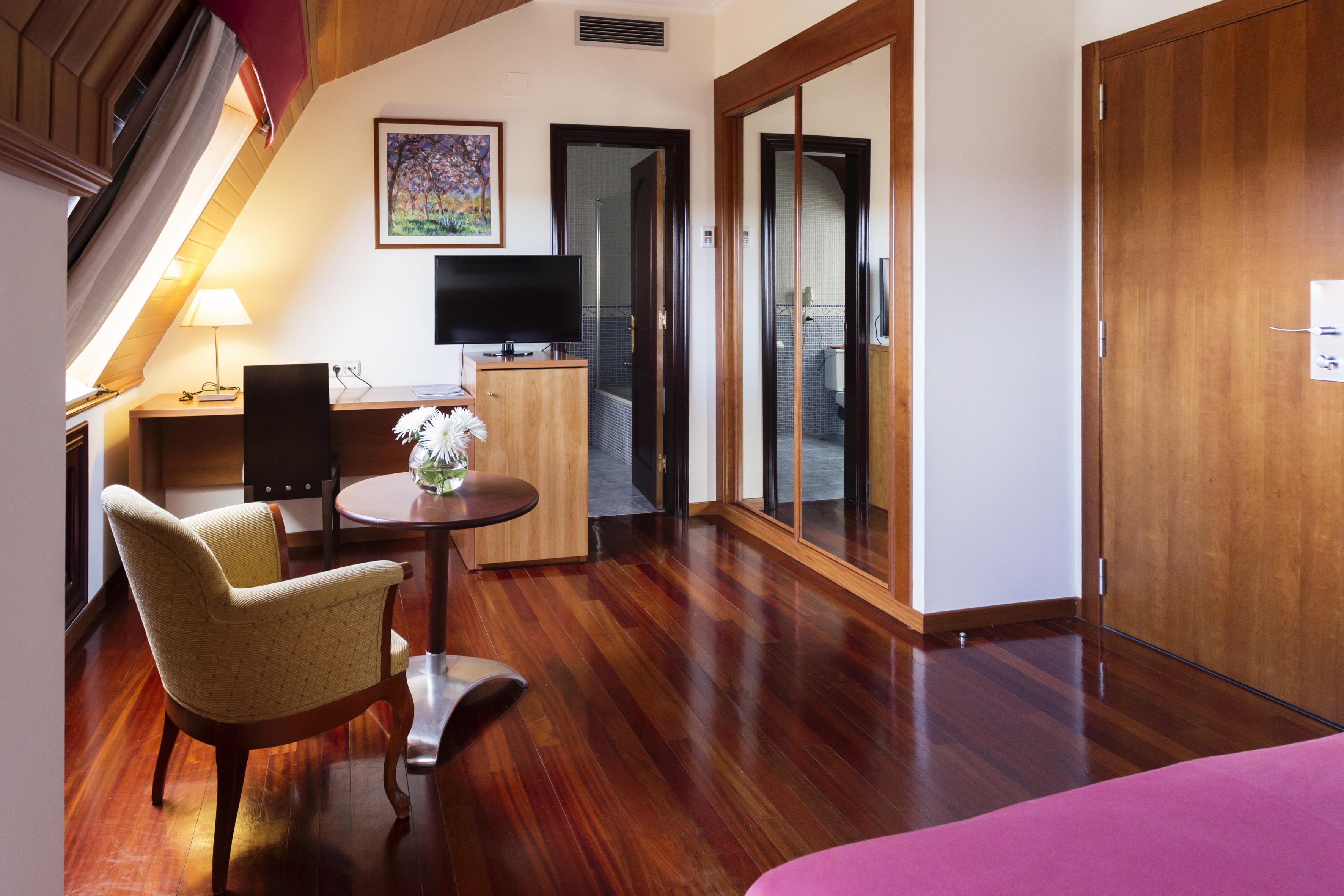פרול Hotel Valencia מראה חיצוני תמונה